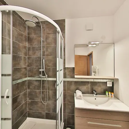 Les Cedres * Strasburg