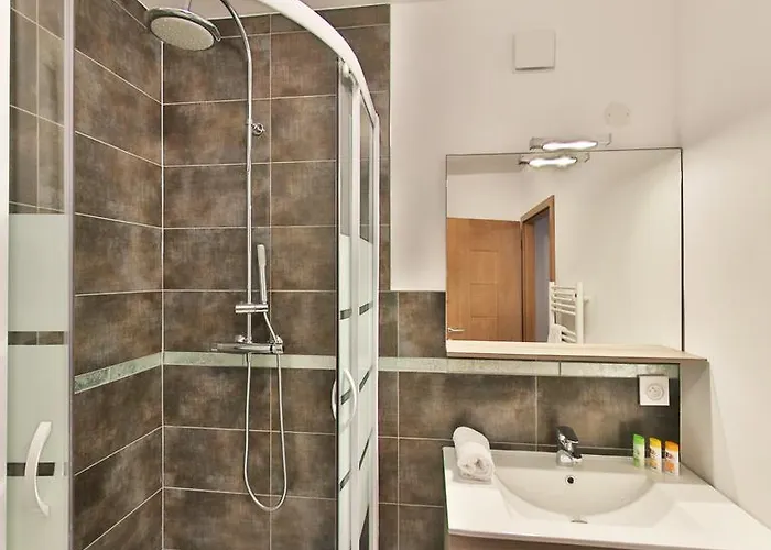 Les Cedres * Strasburg